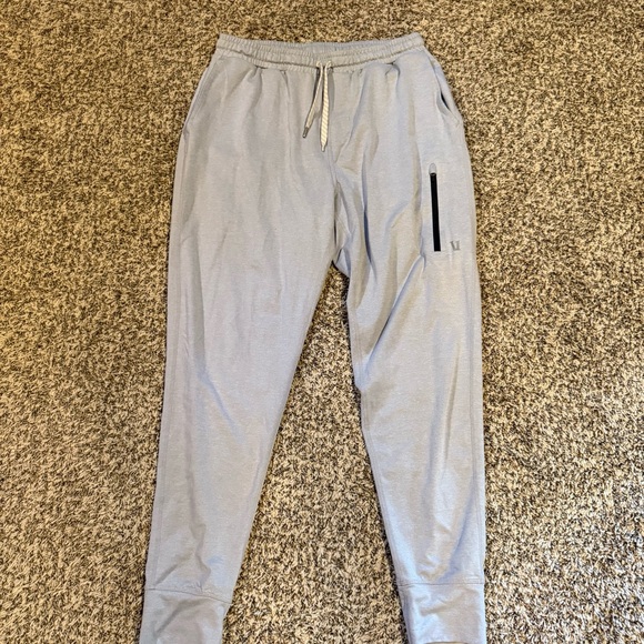 Men's Vuori Performance Jogger Pants size Medium grey EUC - Picture 1 of 6